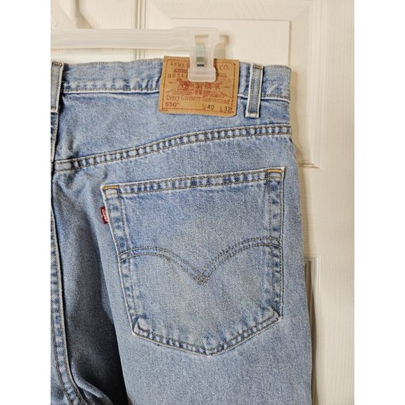 Levis Vintage 2002 550 Blue Jeans Mens 40x32 Tapered Leg Relaxed Fit Light Wash - Picture 9 of 12